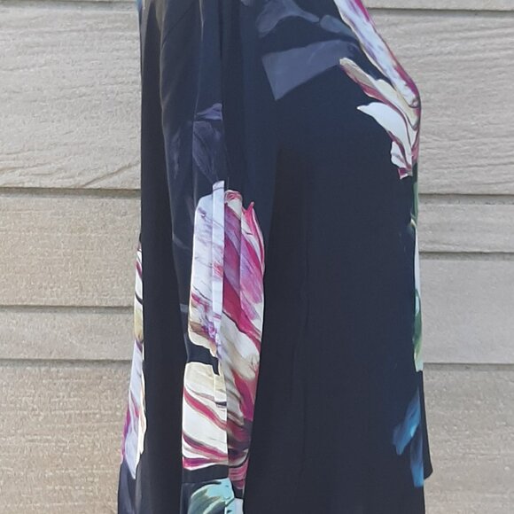 NWT Kare Kane Floral Top Very Pretty! Size M - Picture 4 of 5